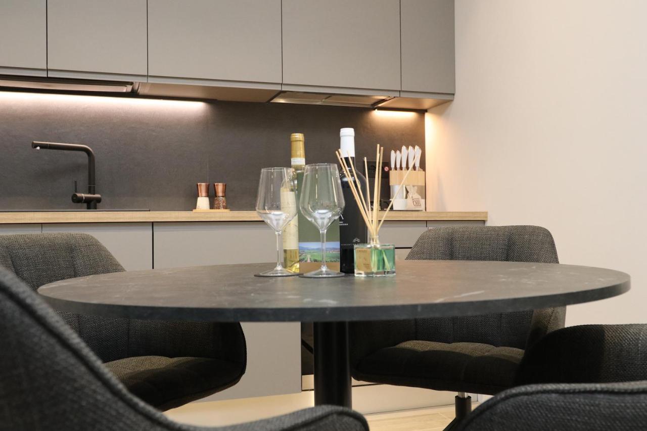 Renovated & Fully Equipped-Luxurious-2Room Fontana Suite, It Just Doesn'T Get Any Better! Olbia Exterior foto