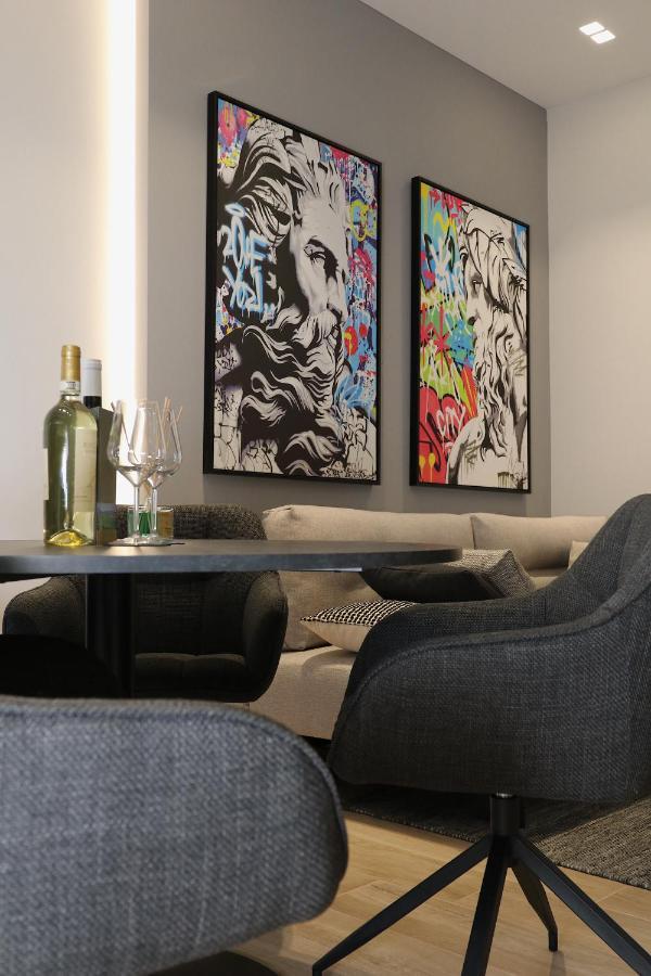 Renovated & Fully Equipped-Luxurious-2Room Fontana Suite, It Just Doesn'T Get Any Better! Olbia Exterior foto